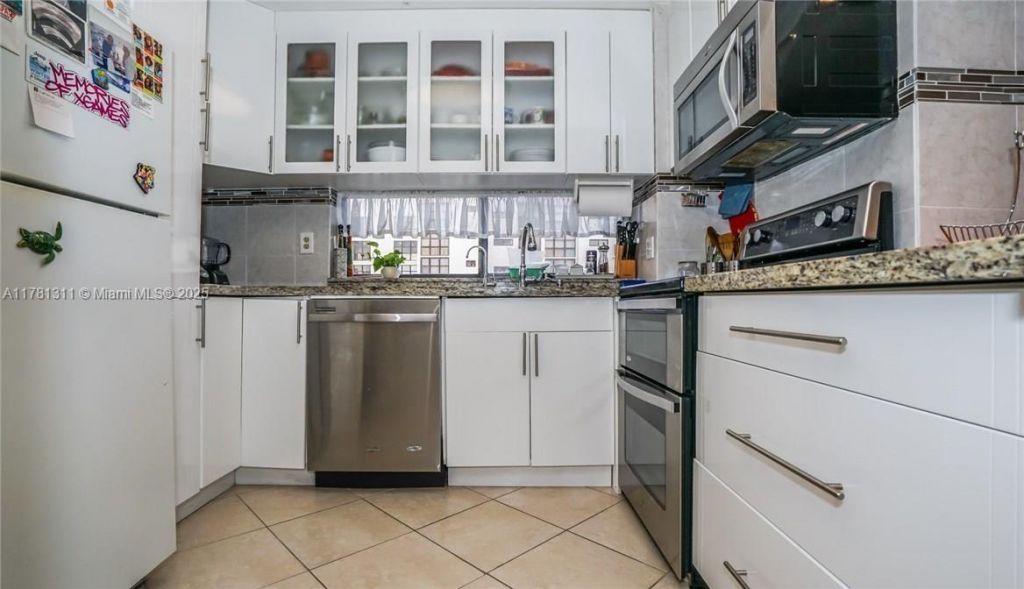 17011 N Bay Rd, Unit 701, Sunny Isles Beach, FL 33160 Photo