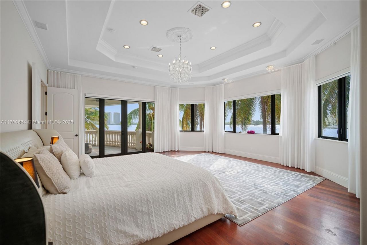 3300 NE 171st St, North Miami Beach, FL 33160 Photo