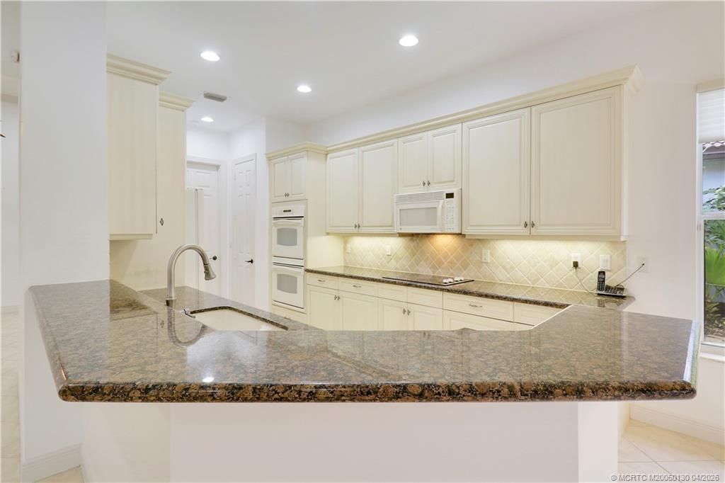 736 SW Pebble Lane, Palm City, FL 34990 Photo