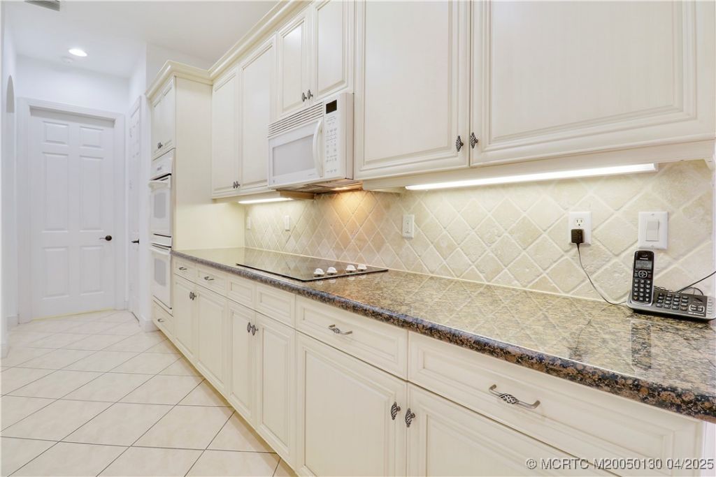 736 SW Pebble Lane, Palm City, FL 34990 Photo