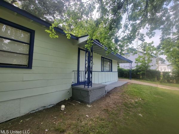 1715 Dixie Drive, Jackson, MS 39209