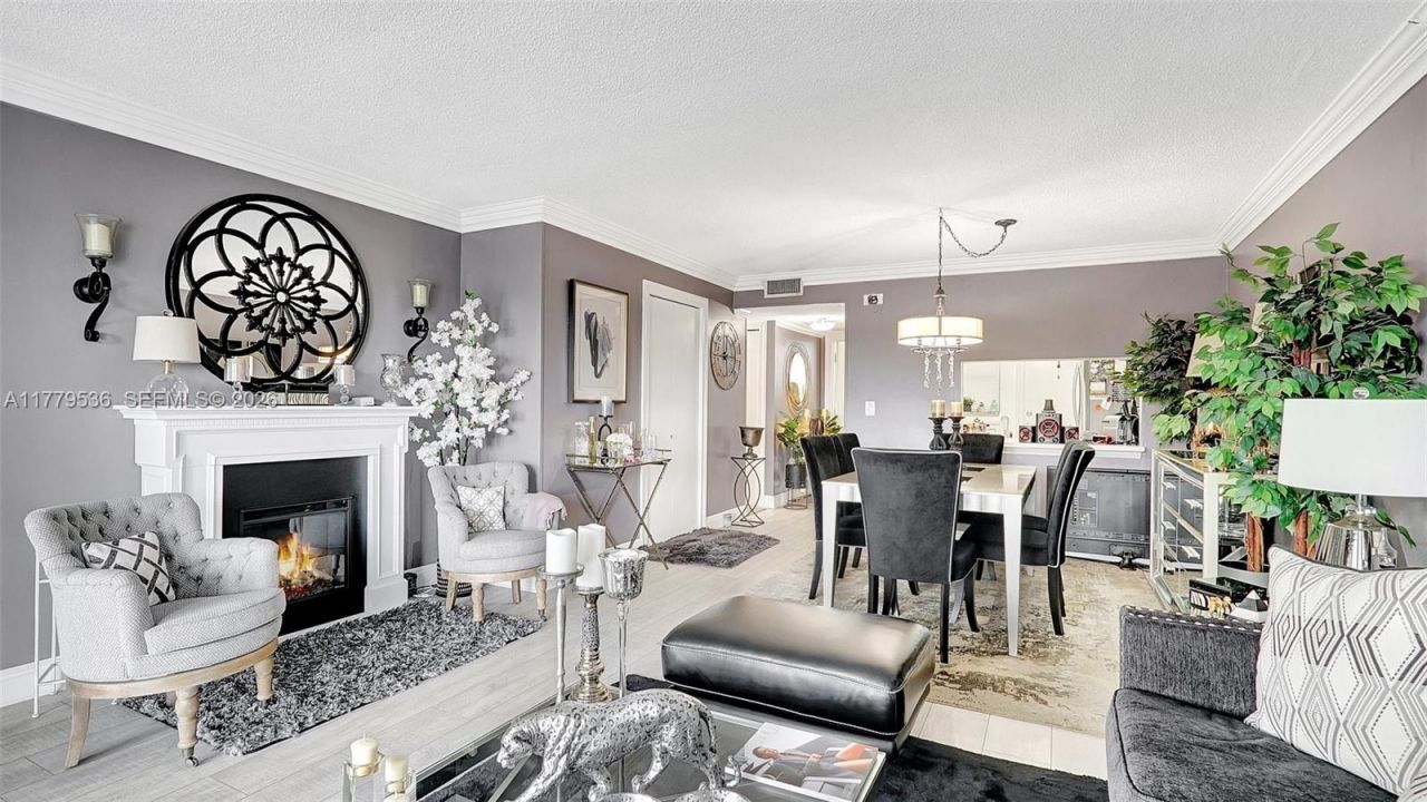 329 SE 3rd St, Unit 405S, Hallandale Beach, FL 33009 Photo