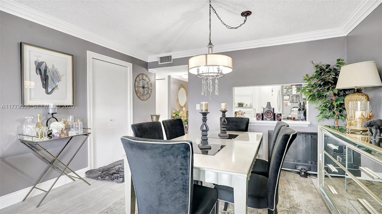 329 SE 3rd St, Unit 405S, Hallandale Beach, FL 33009 Photo