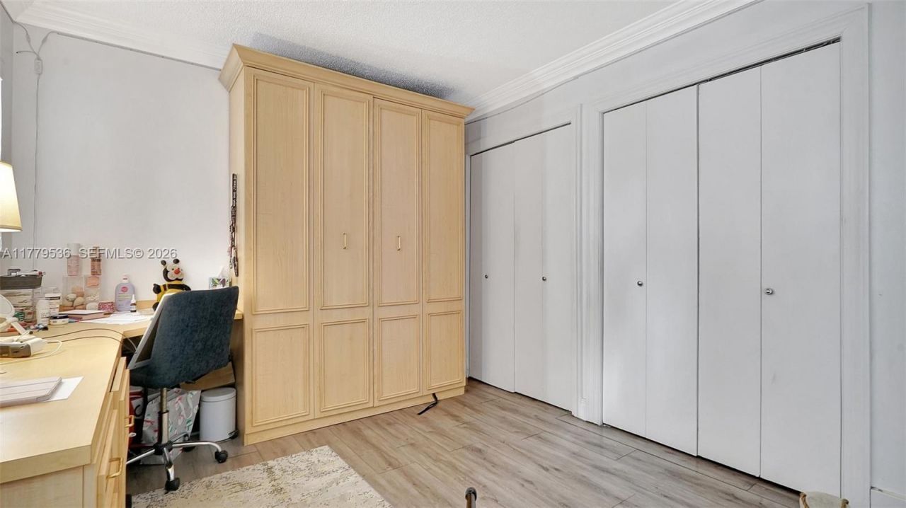 329 SE 3rd St, Unit 405S, Hallandale Beach, FL 33009 Photo