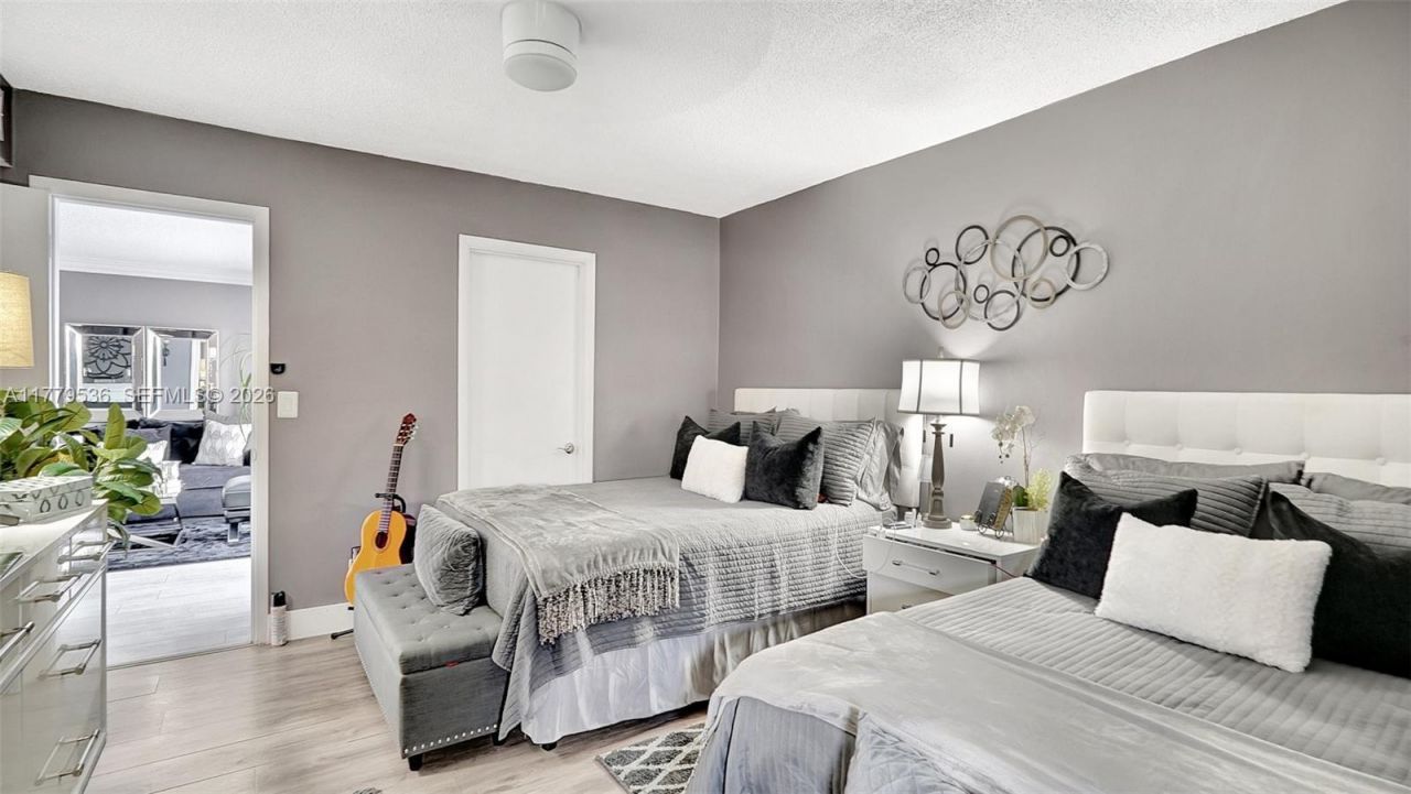 329 SE 3rd St, Unit 405S, Hallandale Beach, FL 33009 Photo