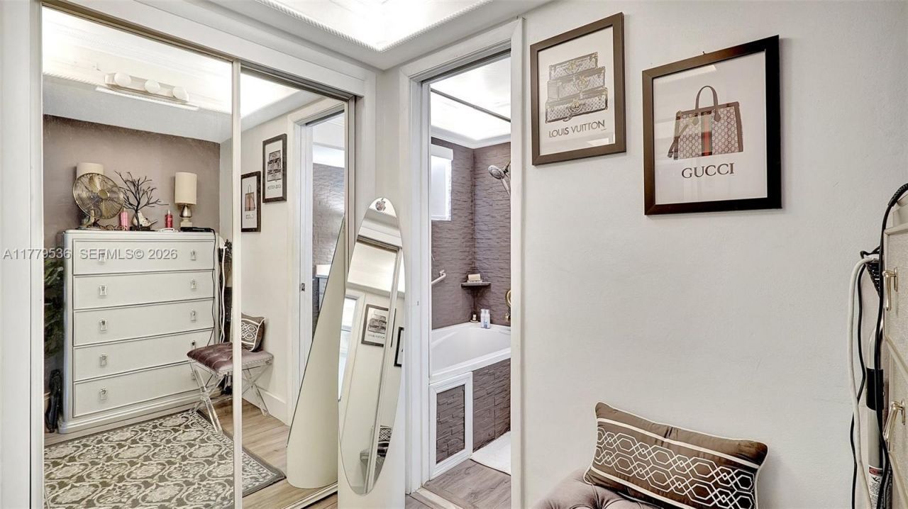 329 SE 3rd St, Unit 405S, Hallandale Beach, FL 33009 Photo