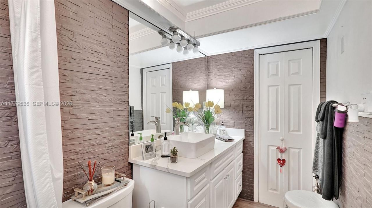 329 SE 3rd St, Unit 405S, Hallandale Beach, FL 33009 Photo