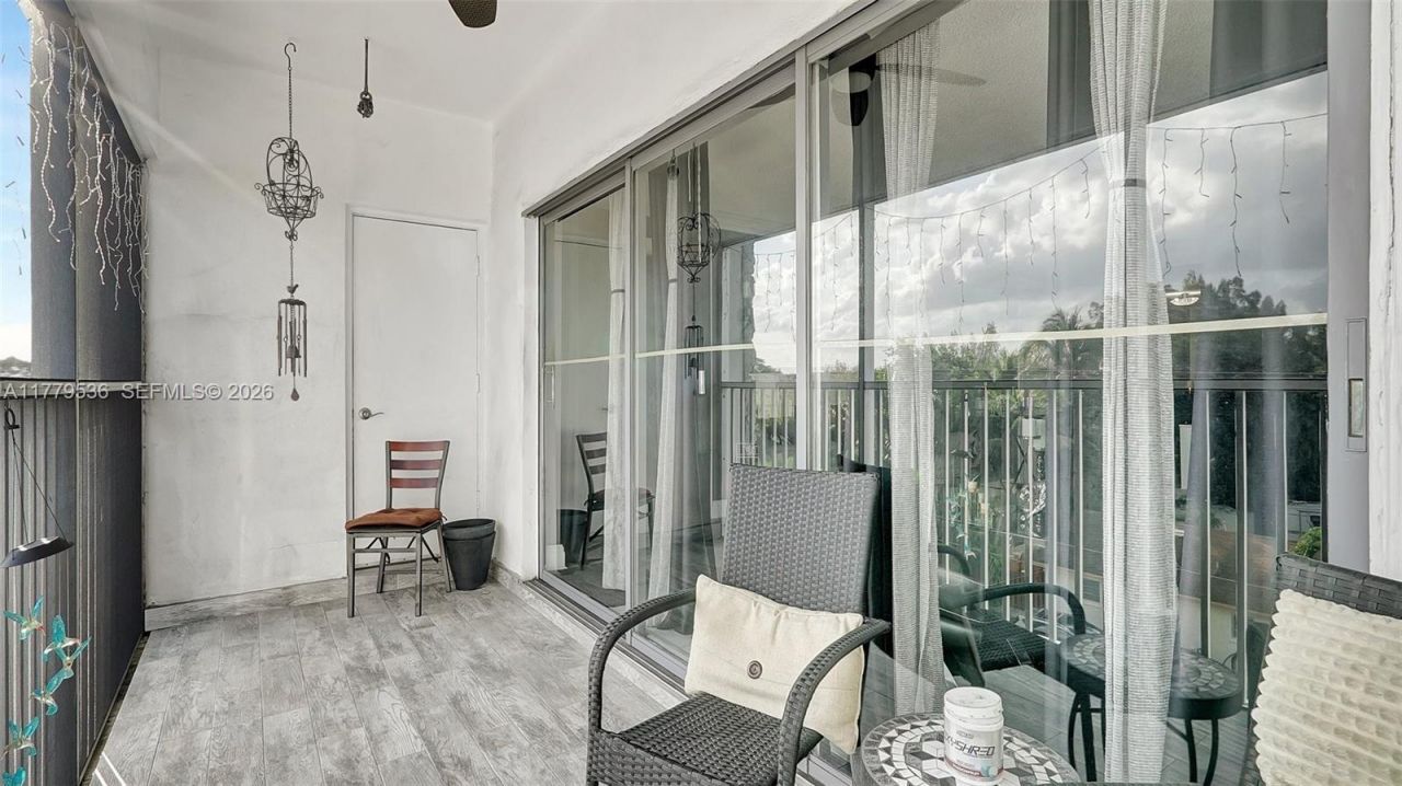 329 SE 3rd St, Unit 405S, Hallandale Beach, FL 33009 Photo