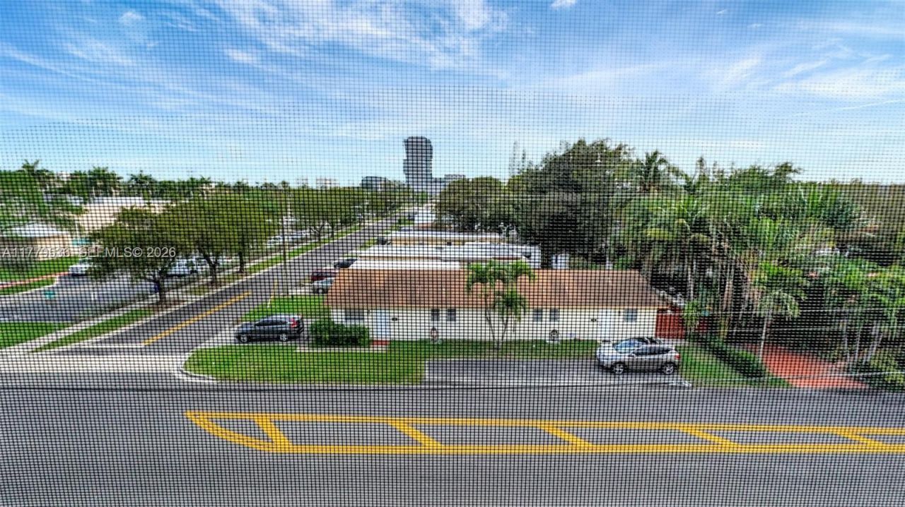 329 SE 3rd St, Unit 405S, Hallandale Beach, FL 33009 Photo