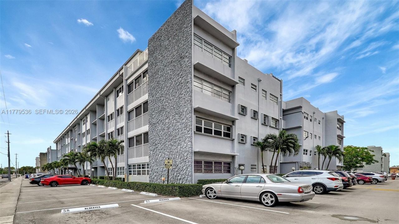 329 SE 3rd St, Unit 405S, Hallandale Beach, FL 33009 Photo