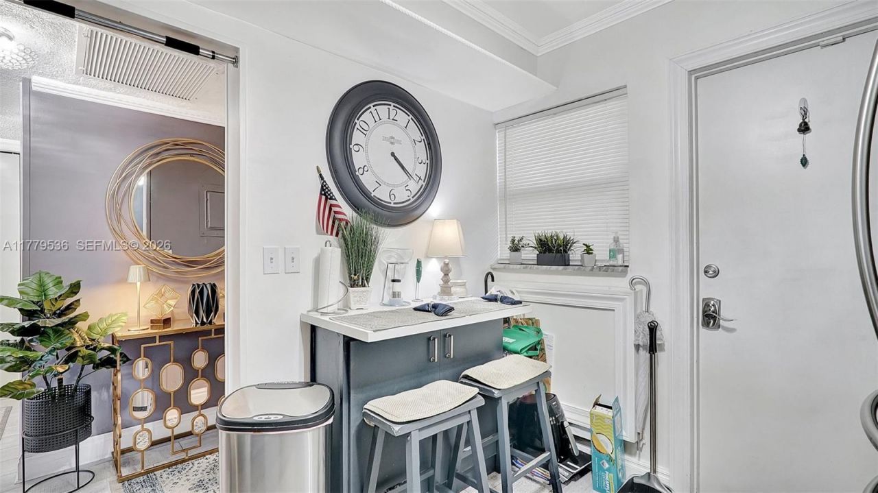 329 SE 3rd St, Unit 405S, Hallandale Beach, FL 33009 Photo