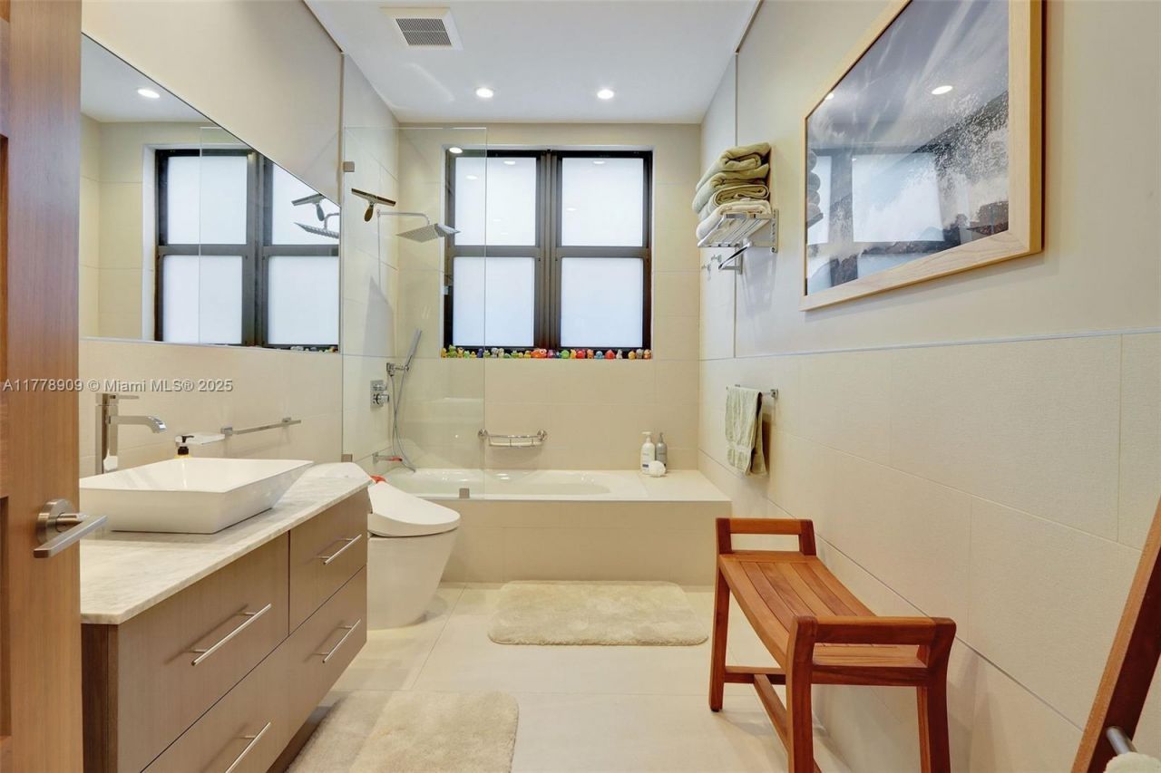 128 NE 94th St, Miami Shores, FL 33138 Photo