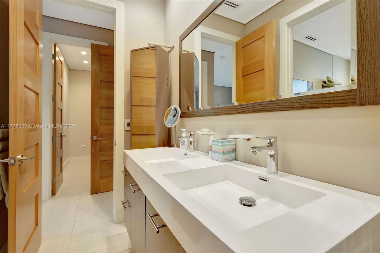 128 NE 94th St, Miami Shores, FL 33138 Photo