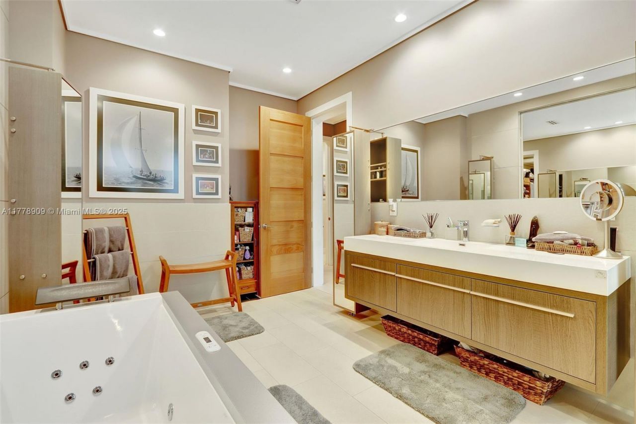 128 NE 94th St, Miami Shores, FL 33138 Photo