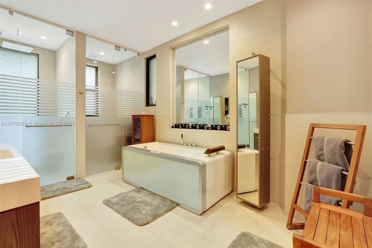 128 NE 94th St, Miami Shores, FL 33138 Photo