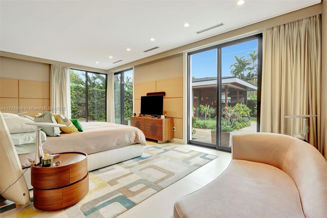 128 NE 94th St, Miami Shores, FL 33138 Photo