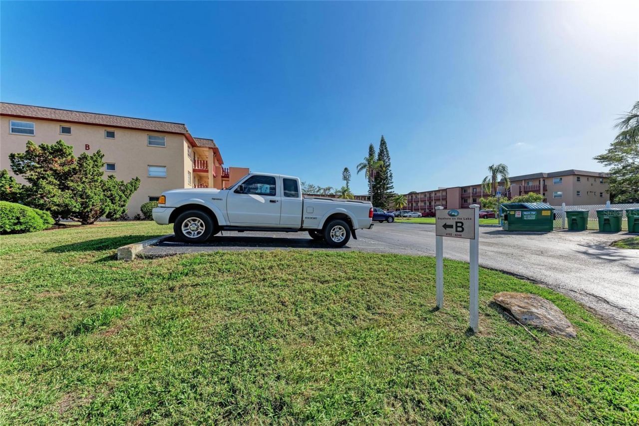 4186 Heron Way, Unit B-219, Bradenton, FL 34205 Photo