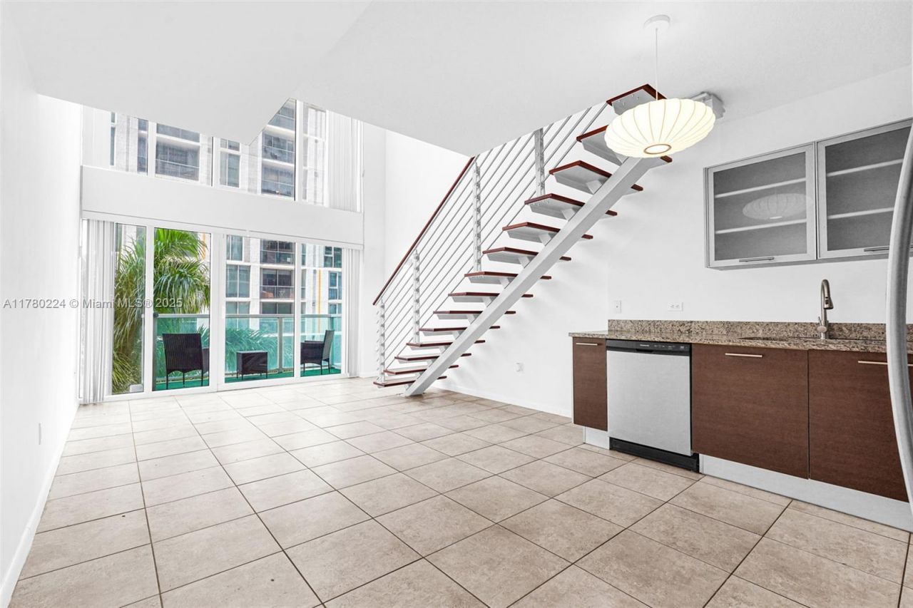 41 SE 5th St, Unit 406, Miami, FL 33131 Photo