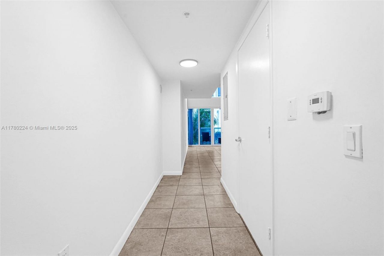 41 SE 5th St, Unit 406, Miami, FL 33131 Photo