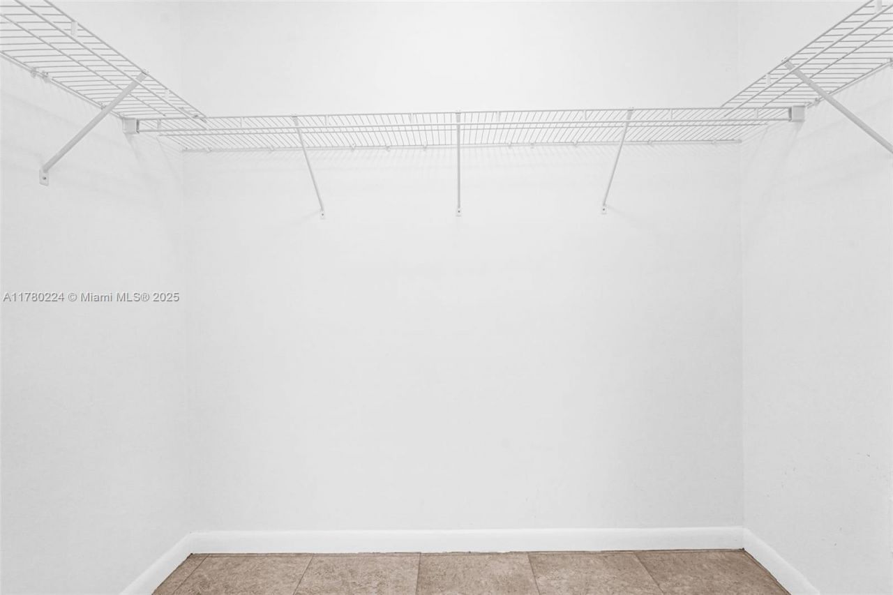 41 SE 5th St, Unit 406, Miami, FL 33131 Photo