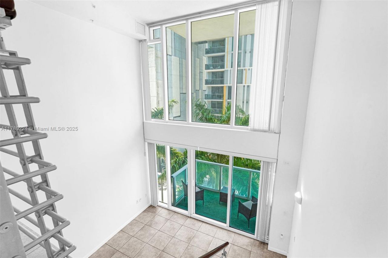 41 SE 5th St, Unit 406, Miami, FL 33131 Photo