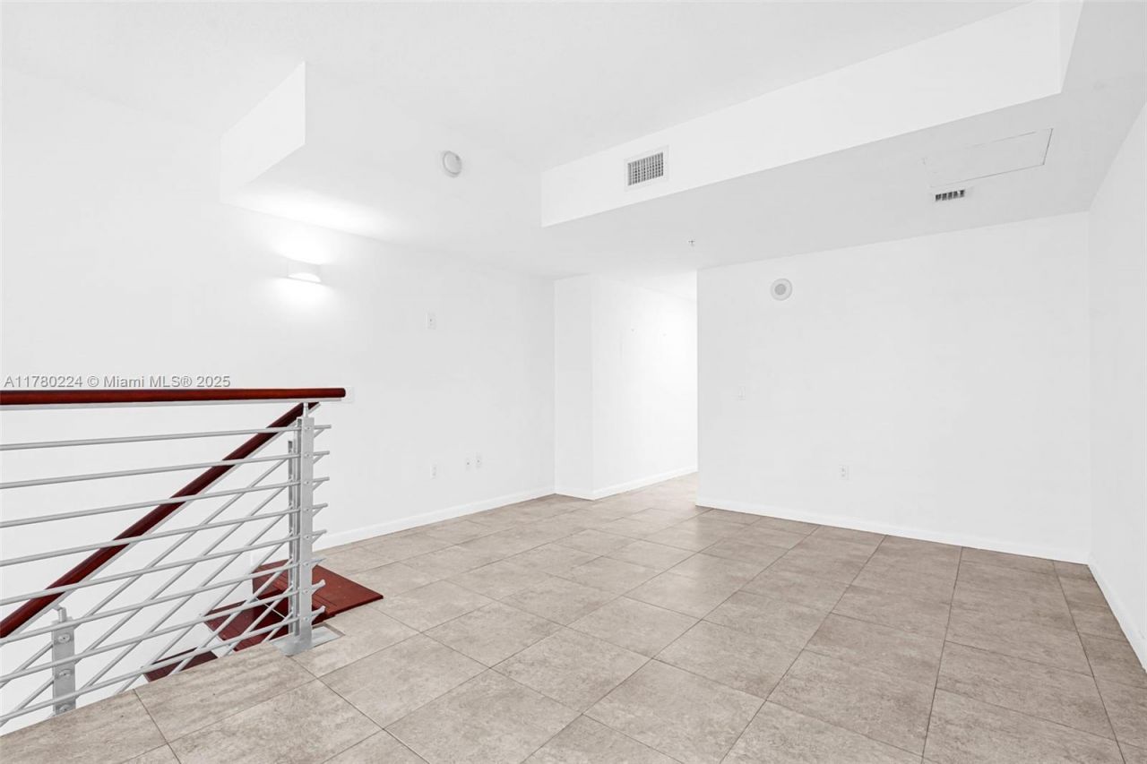 41 SE 5th St, Unit 406, Miami, FL 33131 Photo