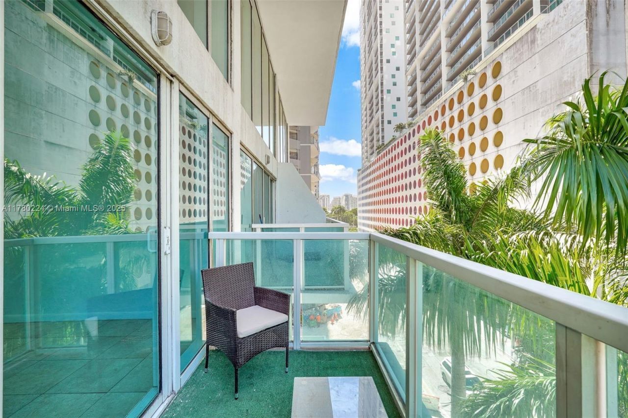 41 SE 5th St, Unit 406, Miami, FL 33131 Photo