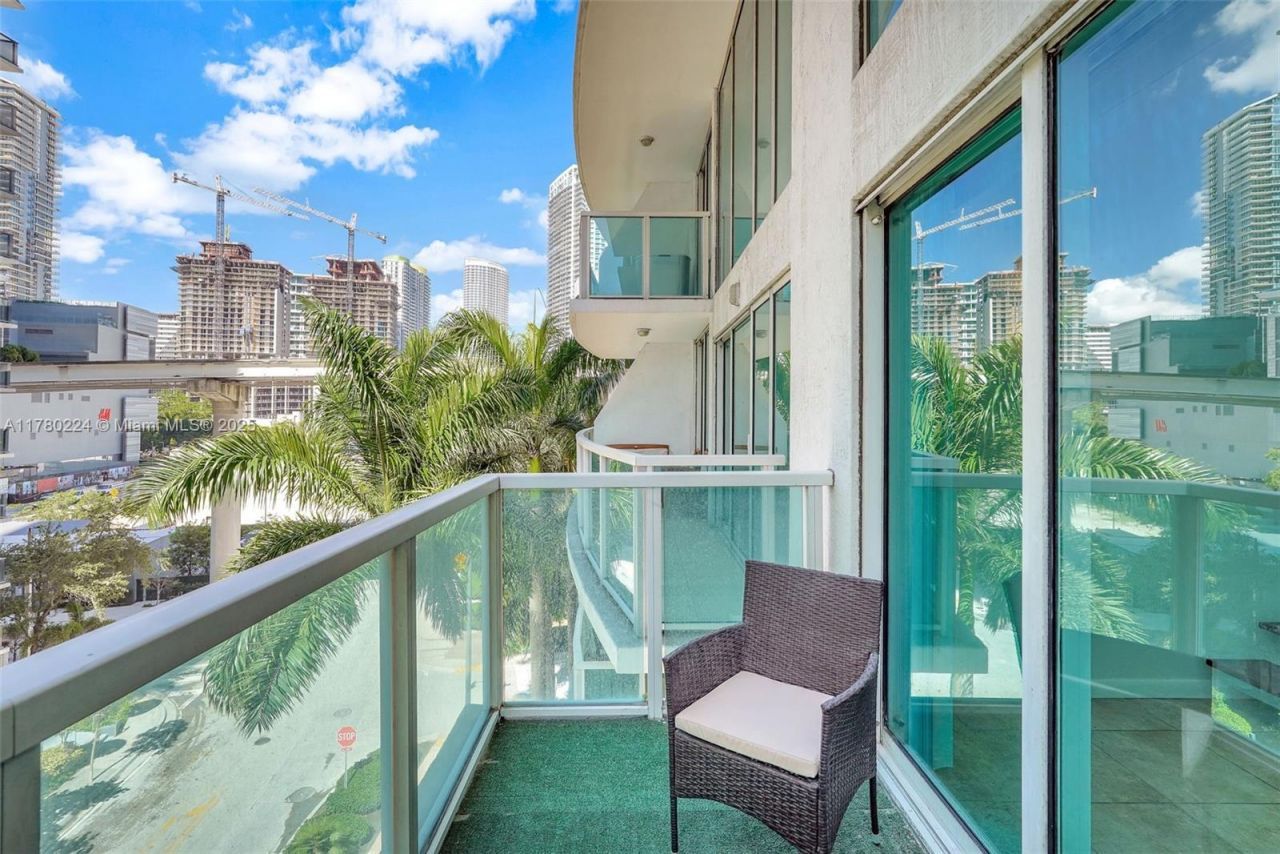 41 SE 5th St, Unit 406, Miami, FL 33131 Photo