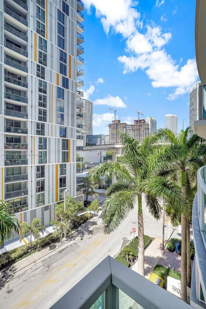 41 SE 5th St, Unit 406, Miami, FL 33131 Photo