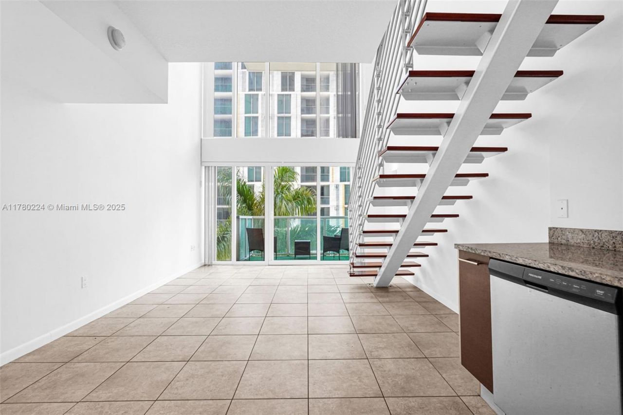 41 SE 5th St, Unit 406, Miami, FL 33131 Photo