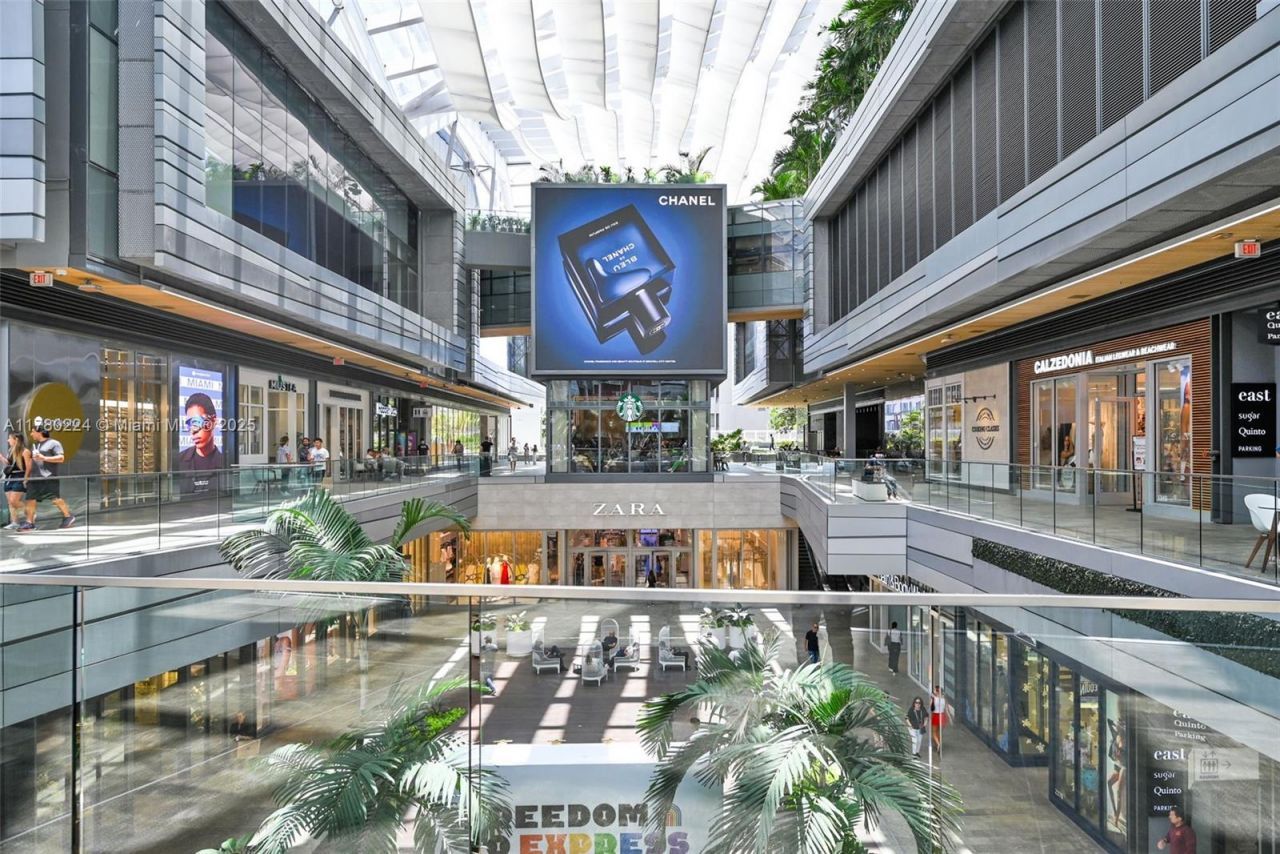 41 SE 5th St, Unit 406, Miami, FL 33131 Photo