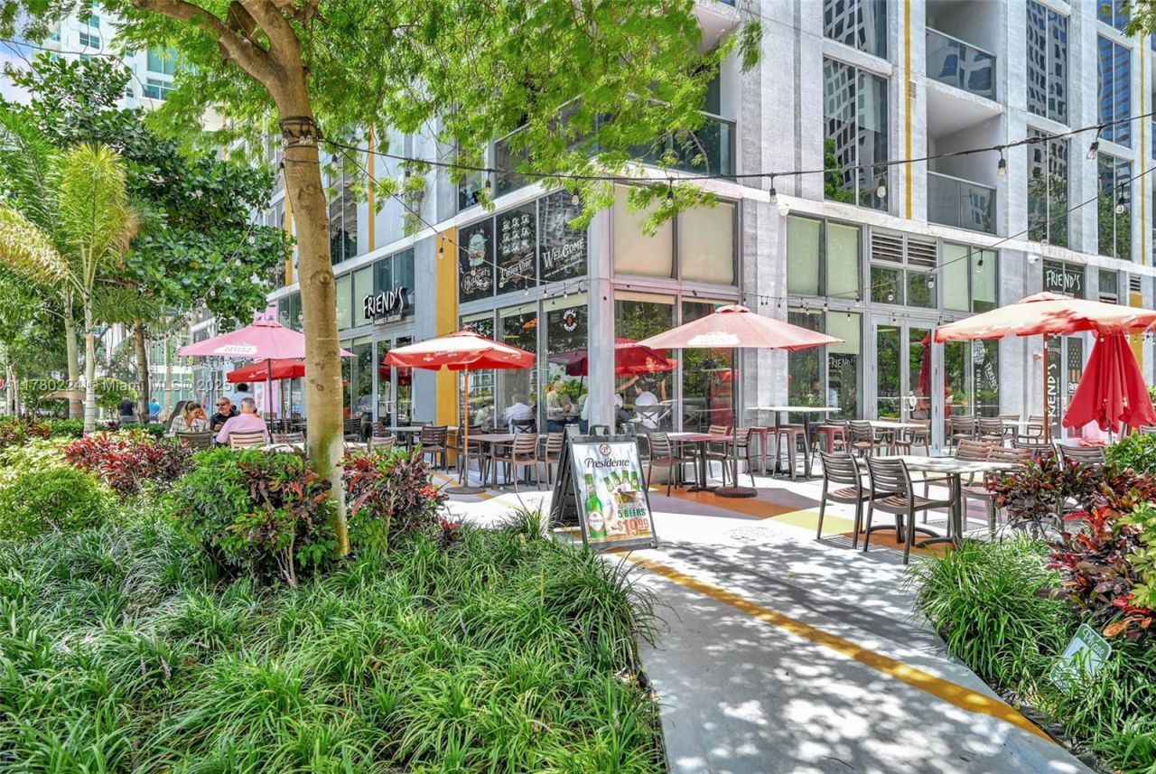 41 SE 5th St, Unit 406, Miami, FL 33131 Photo