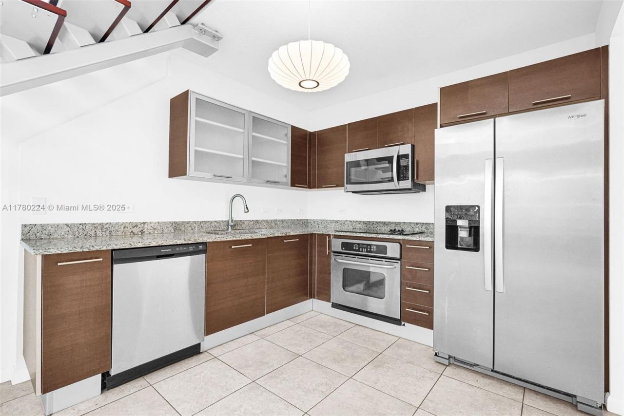 41 SE 5th St, Unit 406, Miami, FL 33131 Photo