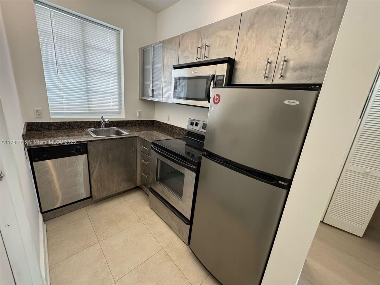1000 Meridian Ave, Unit 17, Miami Beach, FL 33139 Photo