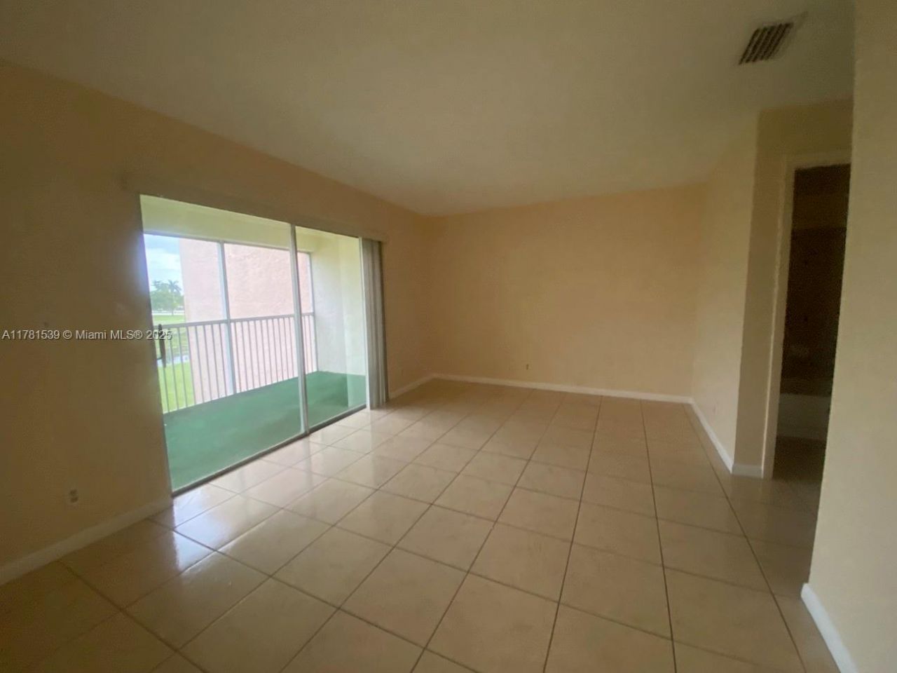 6890 Royal Palm Blvd, Unit 305H, Margate, FL 33063 Photo