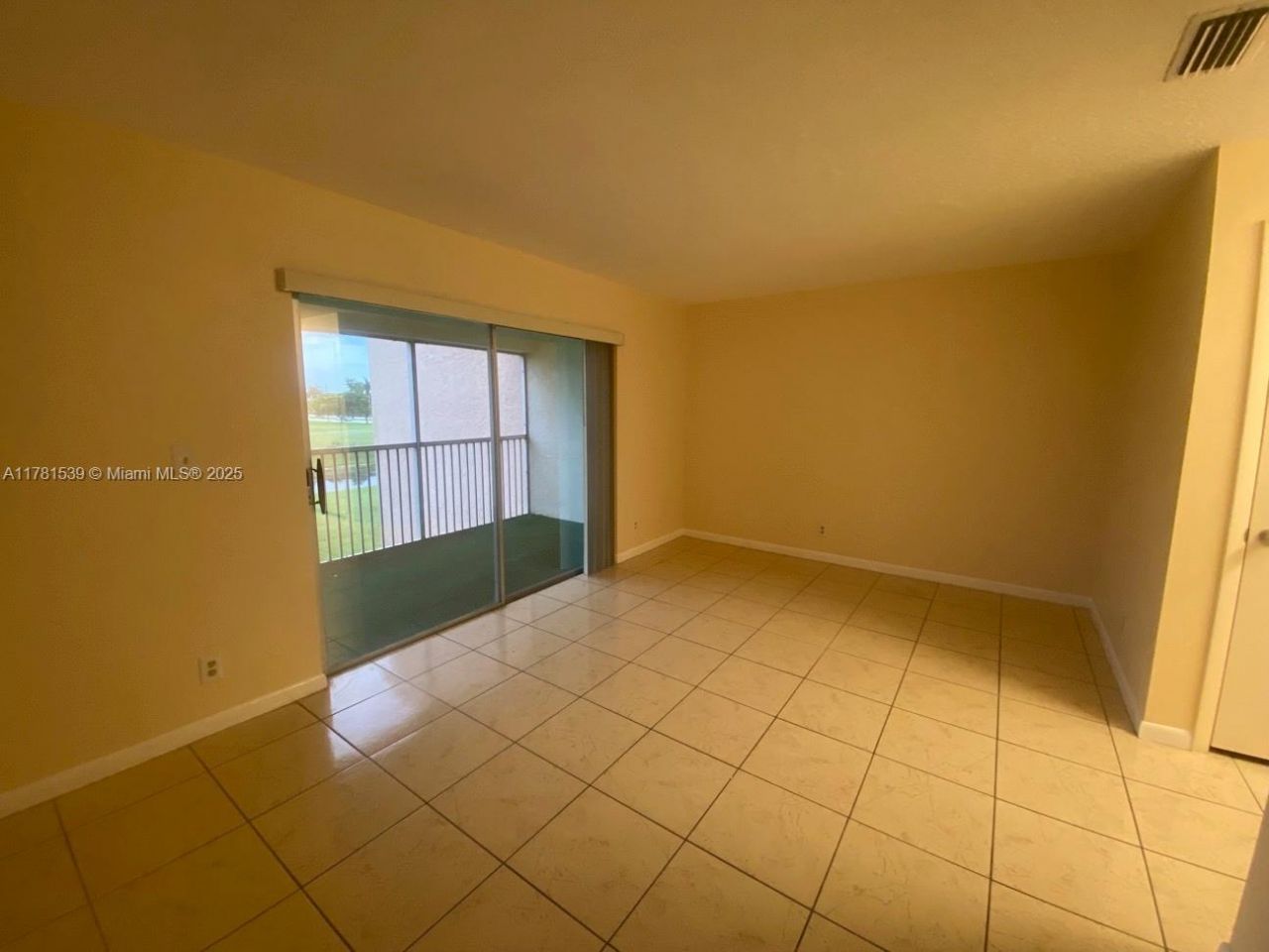 6890 Royal Palm Blvd, Unit 305H, Margate, FL 33063 Photo