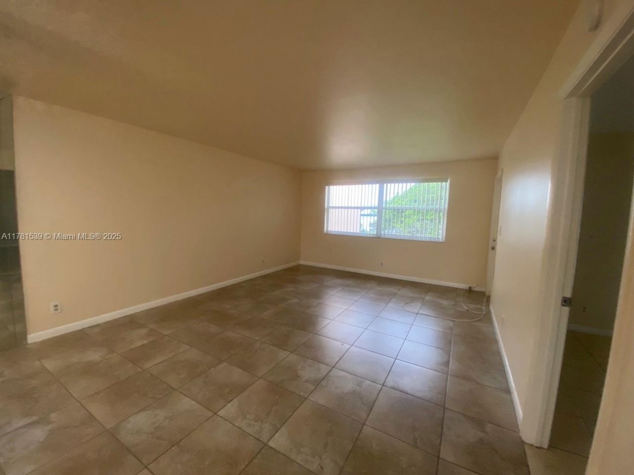 6890 Royal Palm Blvd, Unit 305H, Margate, FL 33063 Photo