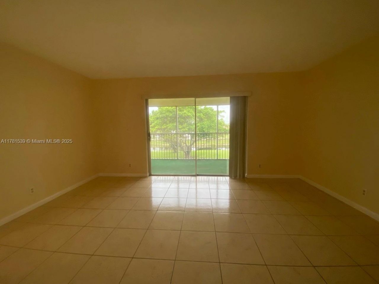 6890 Royal Palm Blvd, Unit 305H, Margate, FL 33063 Photo