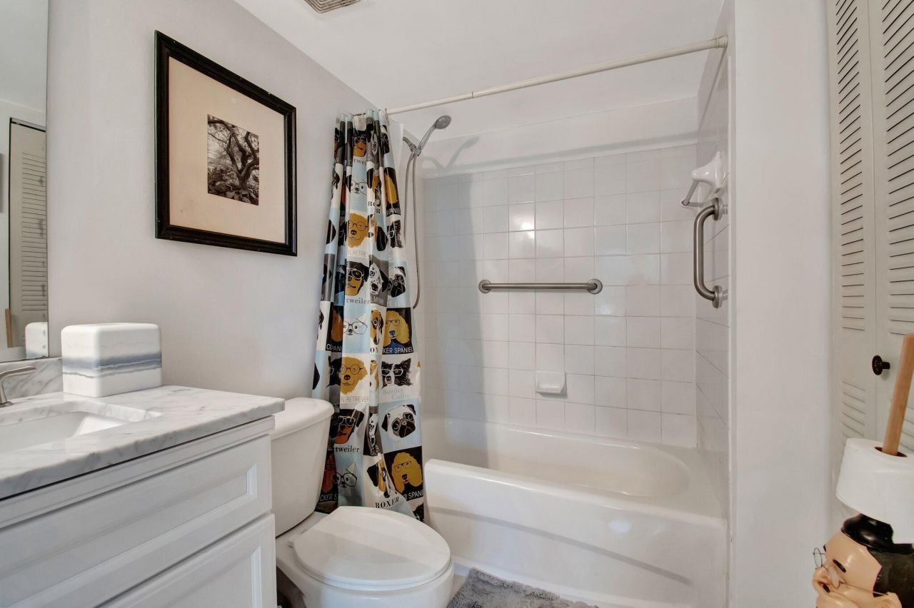 1000 Scotia Drive, Unit 204, Hypoluxo, FL 33462 Photo