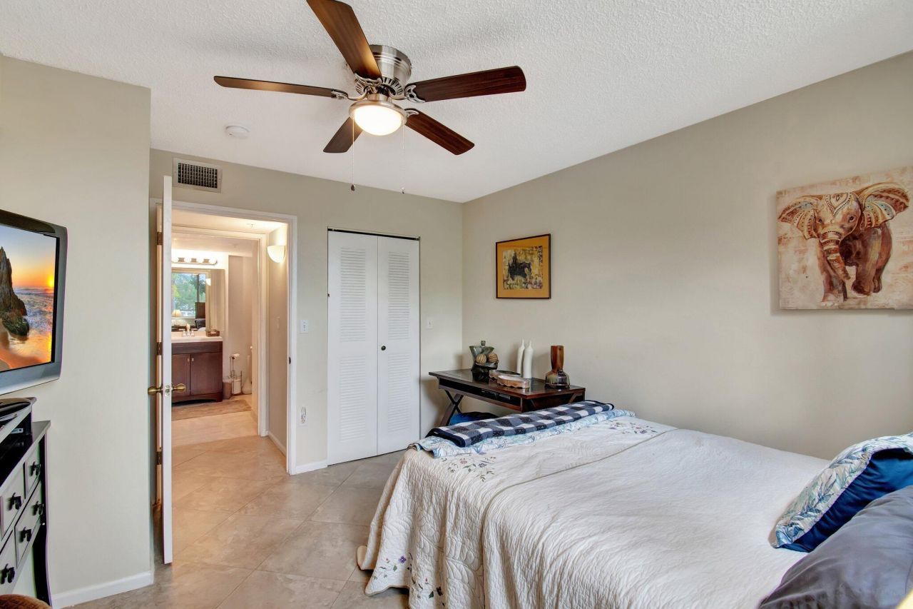 1000 Scotia Drive, Unit 204, Hypoluxo, FL 33462 Photo