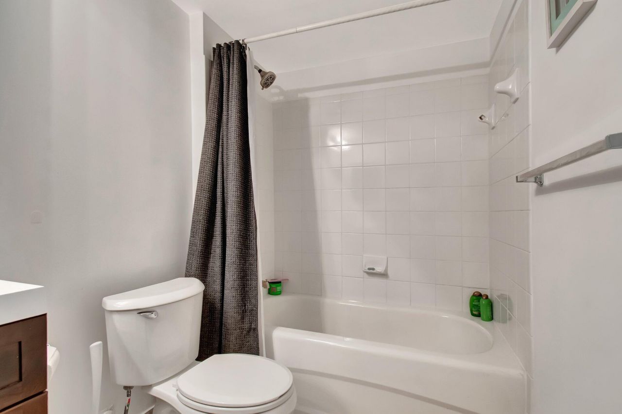 1000 Scotia Drive, Unit 204, Hypoluxo, FL 33462 Photo