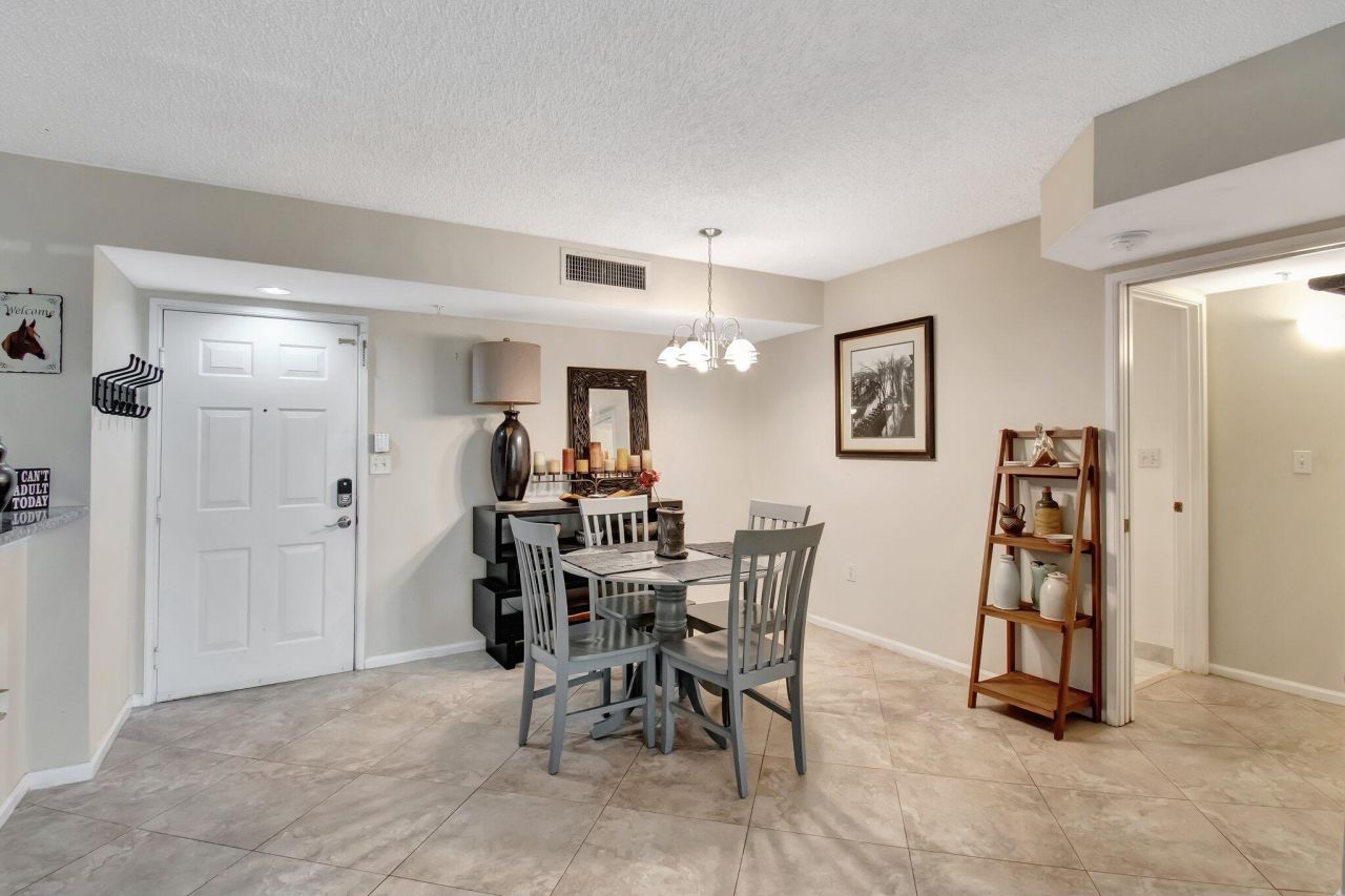 1000 Scotia Drive, Unit 204, Hypoluxo, FL 33462 Photo