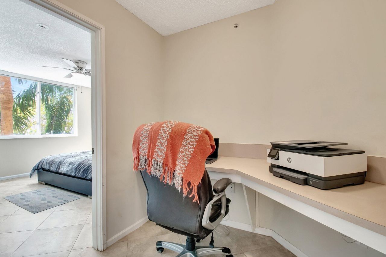 1000 Scotia Drive, Unit 204, Hypoluxo, FL 33462 Photo