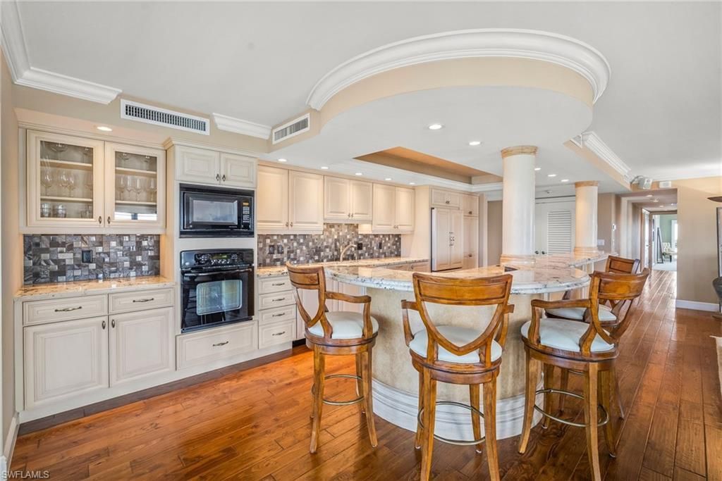 2650 Gulf Shore Blvd N, Unit 701, Naples, FL 34103 Photo