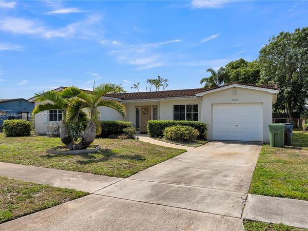 6924 NW 8th Ct, Margate, FL 33063
