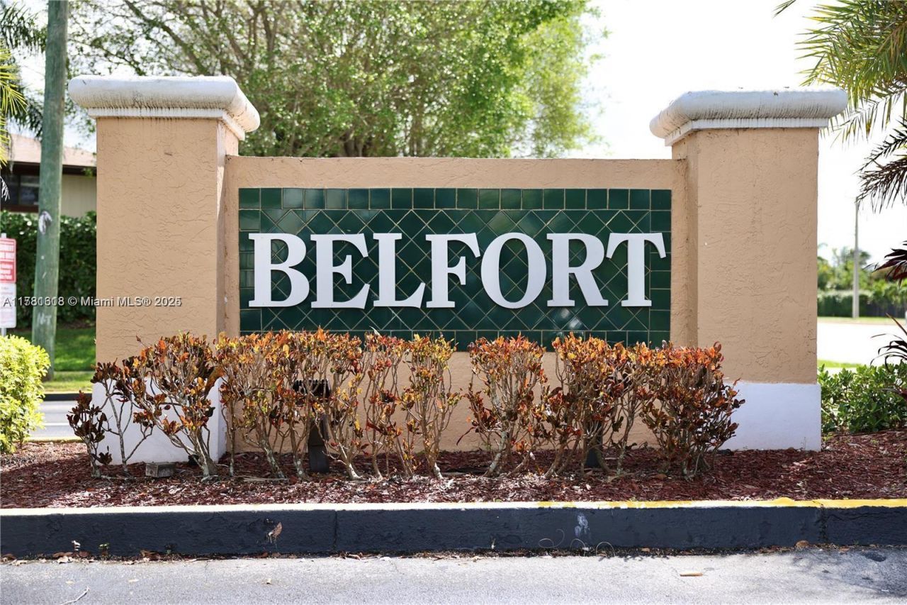 9674 S Belfort Cir, Unit 202, Tamarac, FL 33321 Photo