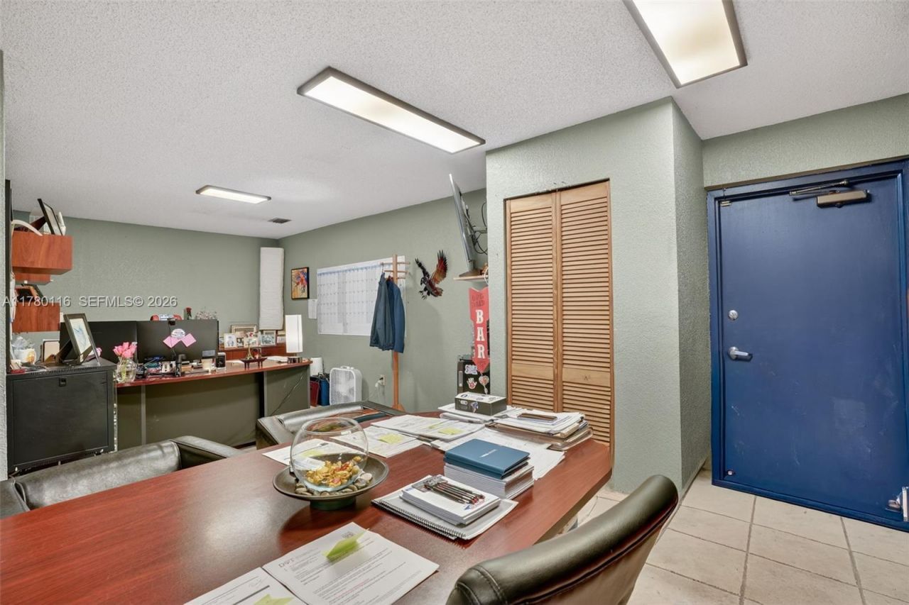 9180 NW 119th St, Unit 10, Hialeah Gardens, FL 33018 Photo