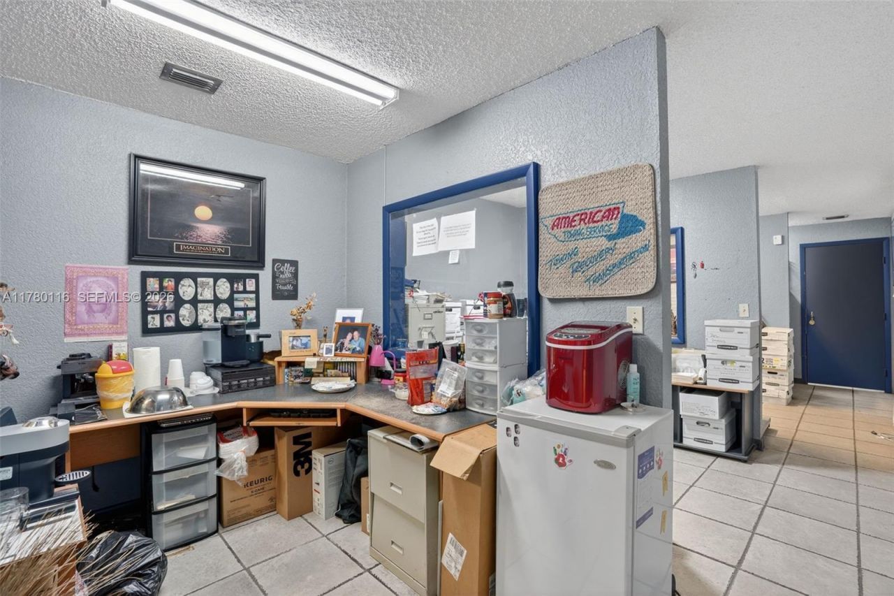 9180 NW 119th St, Unit 10, Hialeah Gardens, FL 33018 Photo