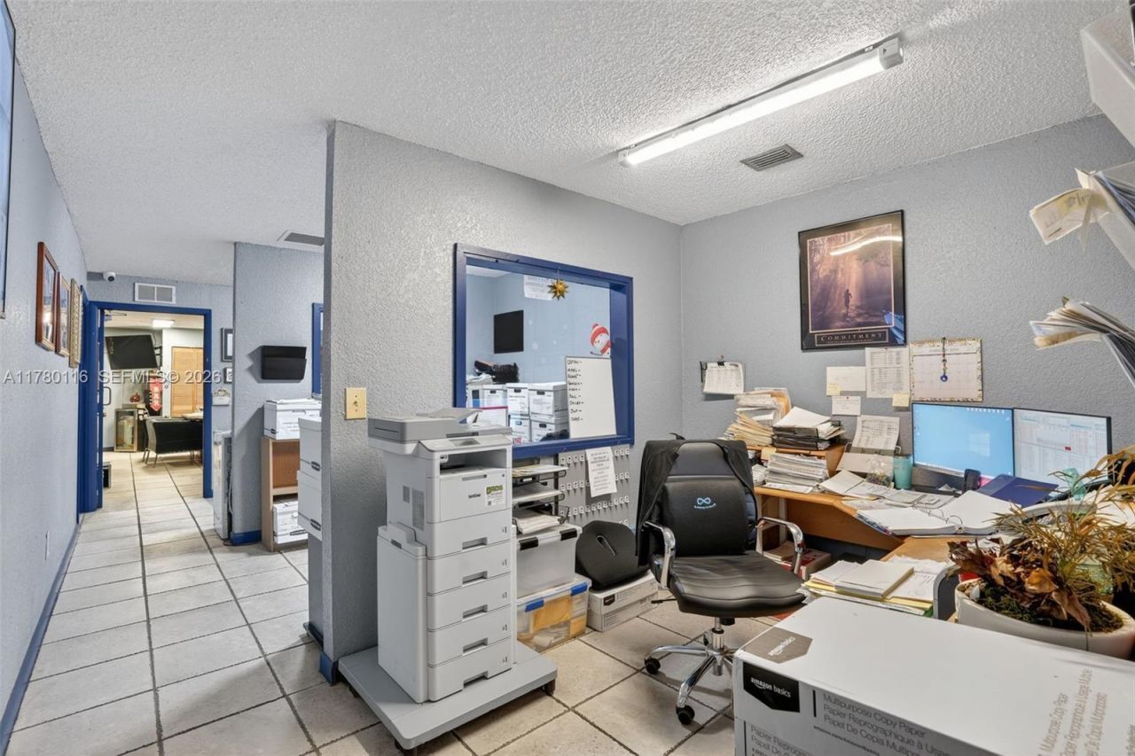 9180 NW 119th St, Unit 10, Hialeah Gardens, FL 33018 Photo