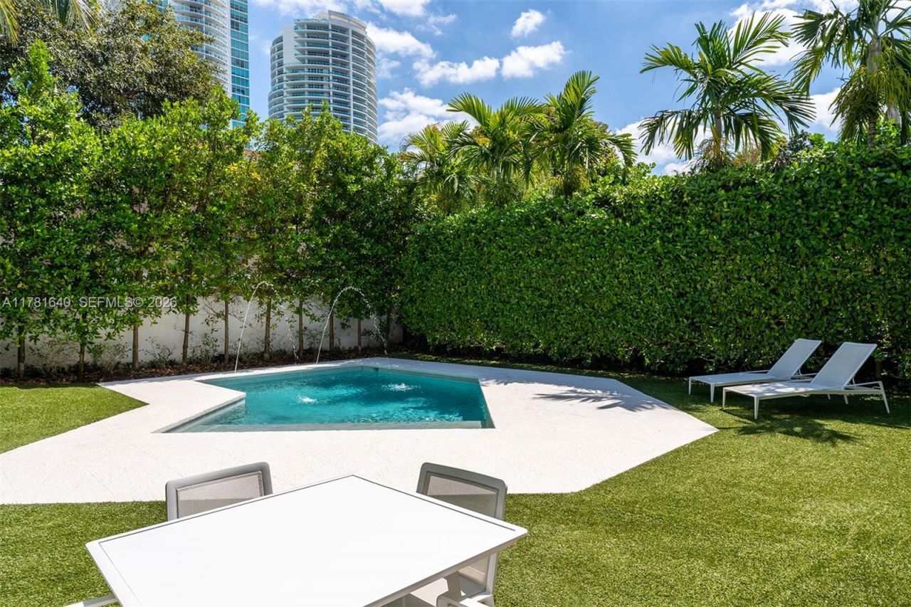 2031 S Miami Ave, Miami, FL 33129 Photo